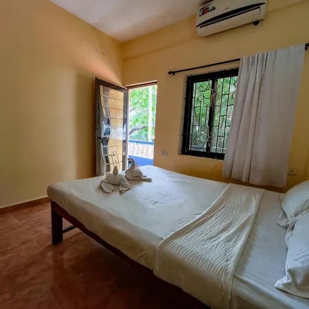 12 Monks Hostel