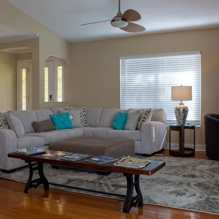 Quiet home with Salt Water Heated Pool, next to Largo Golf Course & IRB!