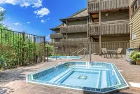 Top-Floor Condo Near Lifts With Hot Tubs, Pool, Washer/Dryer, On Demand Shuttle - 2-Star