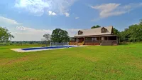 4D Guest Ranch~Large private pool with volley ball and basket ball nets - Homestays
