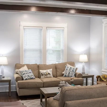 Cozy Cottage within walking distance of downtown!
