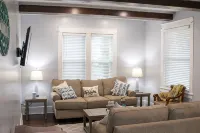 Cozy Cottage within walking distance of downtown! - 4-Star