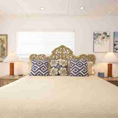 Charming Seashell Cottage in Heart of la Jolla Village, Walking Distance to All Rooms