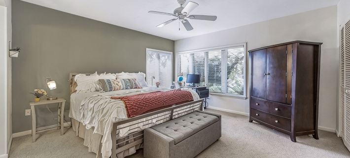 Private townhome steps from the beach and right next to the pool Hotels in Longboat Key