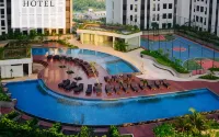 Louis Kienne Hotel Cikarang - Rooftop Pools