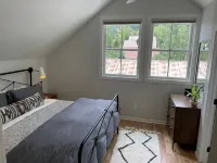 Fully Renovated In-Town Family-Friendly Home - Wi-Fi
