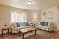 Updated 2-bedroom condo with pool - ห้องครัว