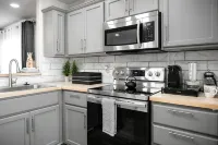 Newly Renovated Mid-Modern Townhome Central Twin Falls - 4-نجوم