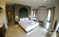 อนาคิน บูทิก โฮเต็ล - เปิดใหม่