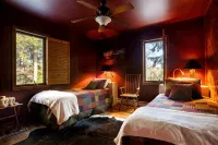 Ski Chalet with Pool, Hot Tub, Sauna, Pizza Oven, 2 Fireplaces & Outdoor Firepit
