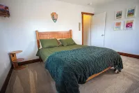 Charming 3-bedroom house in beautiful Pagosa Springs across from the Lake - ブティック