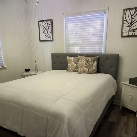 Drake's CottageProperty Sleeps 8 Max