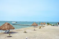 Seafront, 3 bedroom private villa, 6 guests, family vacation, activities nearby - Villas