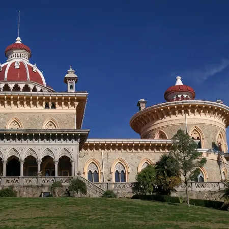 450 meters to the beach, Private gardens,Praia das Maçãs