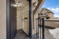 Spectacular Mountain Views! Unique & Rare End Unit 2 Storey Condo + 2 balconies!