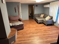 Charming 3-bedroom farmhouse in Rock Stream including vineyard and winery tour. Hotels in Starkey