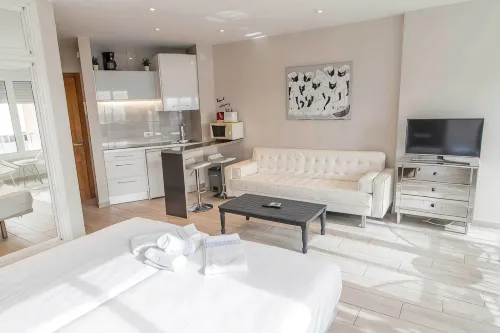 Palm Beach Club Apartamentos Carihuela - Airport Shuttle
