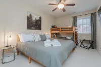4-Bedroom Retreat in Massanutten: Hot Tub, Near Skiing, Golf, & Adventure Park - バルコニー