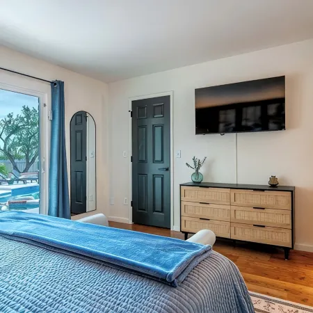 Desert Skies - Beautiful private Tucson home with great mountain views & pool Hotels in Tanque Verde