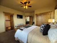 Mountain Shores Lodge - lake view - 35 miles to Yellowstone! - 4-Sterne