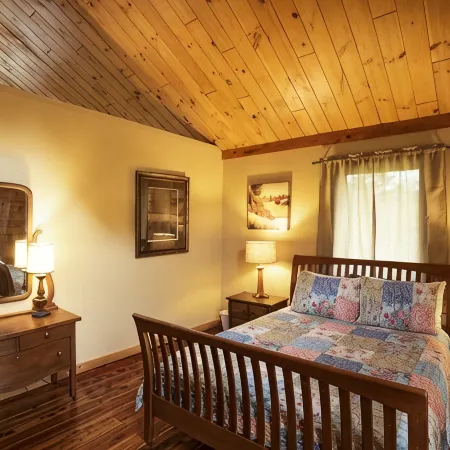3 acre Lake, Farm Animals Petting Zoo, Horses and Horseback Riding, Room to roam