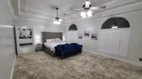 10,000 sq ft Luxury Venetian Mansion with a Slice of Italy in Tulsa - Jacuzzi