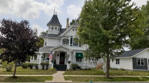 Maon House Bed and Breakfast - Homestays