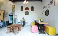 The Wayang Homestay - Kitchens
