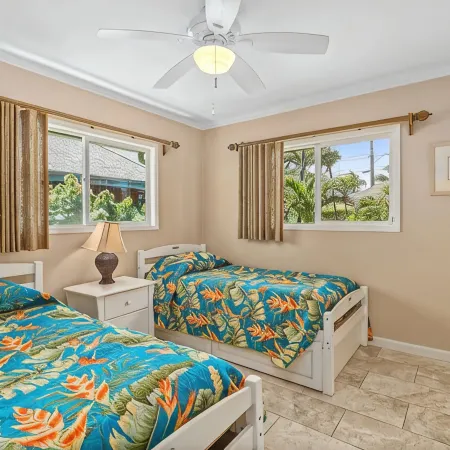 Exquisite Oceanfront Home, 4 Bedrooms, 2 Baths, Central A/C, Sleeps 8