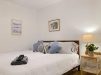 Cozy townhome with TWO KING and ONE QUEEN Beds - 2-Star