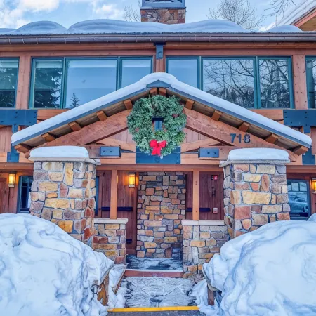 Charming & Cozy Condo in the Heart of Aspen