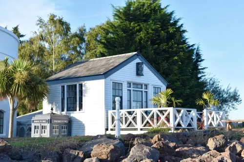 The West Usk Lighthouse Lightkeepers Lodge - 4-Star