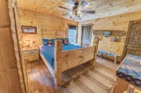 River cabin on 45 acres of private mountain land PET FRIENDLY