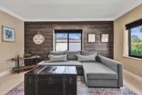 Romantic Retreat w/ Private Pool. Near Las Olas - Romantic