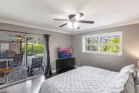 Naples paradise close to the beach and 5th Ave - Private Pools