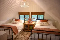 Acorn Acre luxury 3-bed A-frame cabin in the woods - 3-Star