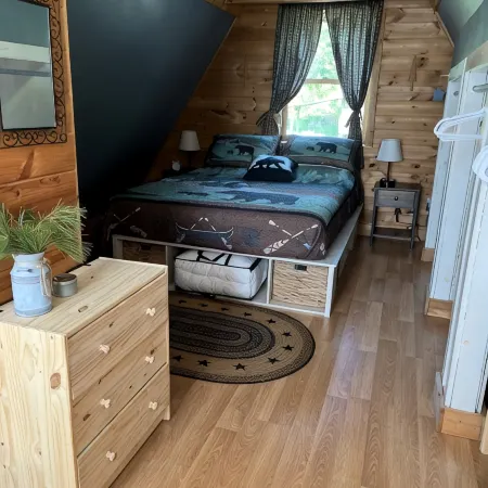 A-framed Adirondack cottage near Great Sacandaga Lake Hotels in Fulton County