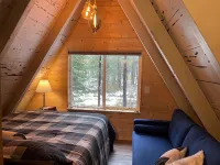 Rustic River Retreat - Pet Friendly - WIFI - 12 minutes to Sugar Bowl Resort - Hytter