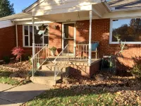 2 blocks from Tulsa Expo Square/Fairgrounds - Homestays