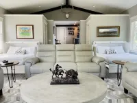 Lake, River and Lighthouse View Suite<br> - Wi-Fi