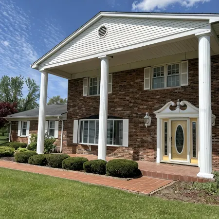 Beautiful country retreat in the heart of NKY! Minutes from downtown Cincinnati.