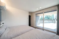 New｜Luxury private rental for enjoying golf and BBQ｜Yutorela Futsui Indoor Golf - balcony