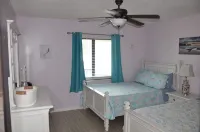 Fun in the Sun! Private Pool, 37' Dock and Cabana Club! - Wifi
