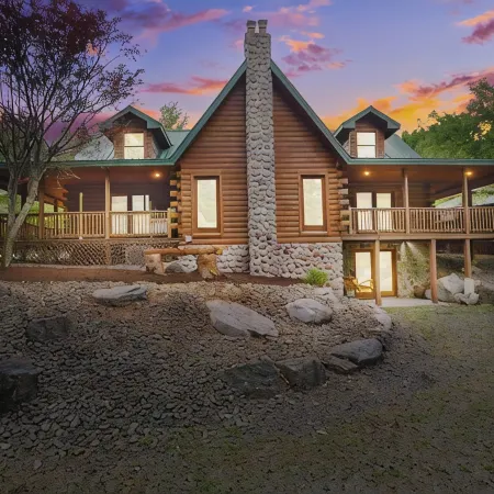 Family Cabin Near Lake Wallenpaupack-Hot Tub-Trails