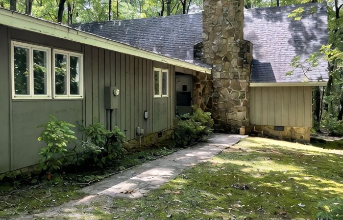Secluded 2 Bedroom Retreat w/great family room on Sewanee Campus