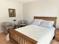 Family Friendly, Bright, & Spacious 3 Bed 2 Bath - WiFi