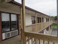 ICheck Inn Motel - Motels