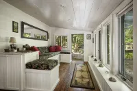 Get Cozy at Big Al's Poconos Creek House - Wireless Dsl and Trout!! - con encanto