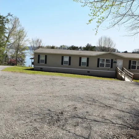 The Lake House     Lake front/Private Dock/ Sleeps 12