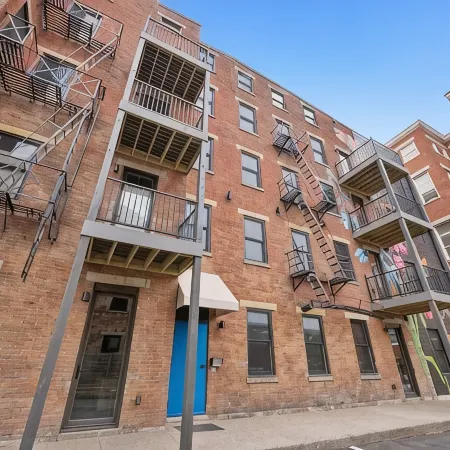 Timeless Loft -OTR -TQL w/ FREE Parking
